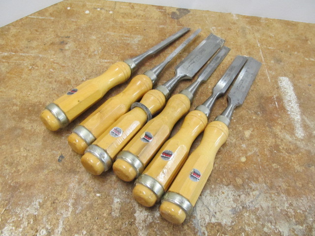 lot 105 image: Set of FREUD Woodworking Chisels