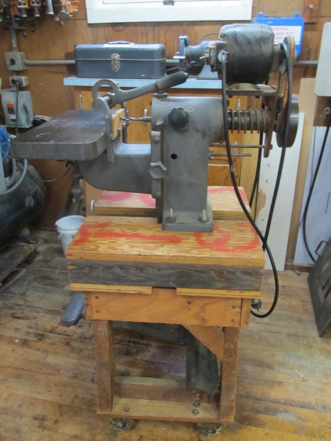 lot 7 image: Vintage Davis & Wells Single Spindle Borer