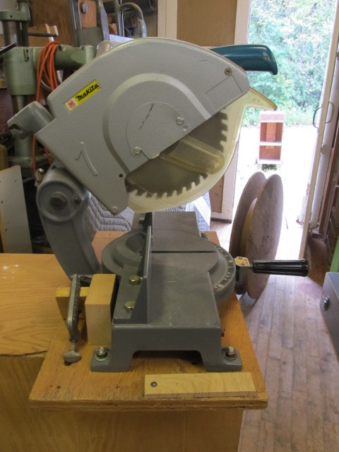 lot 11 image: 10 Makita Miter Saw