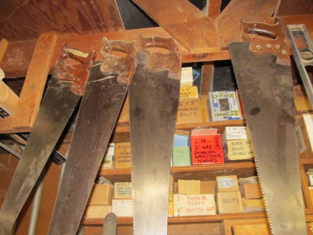 lot 30 image: Lot of 4 Vintage Hand Saws