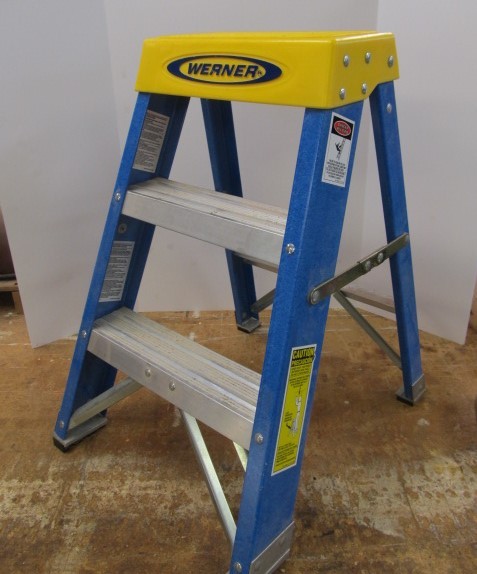 lot 42 image: WERNER Fiberglass Step Ladder