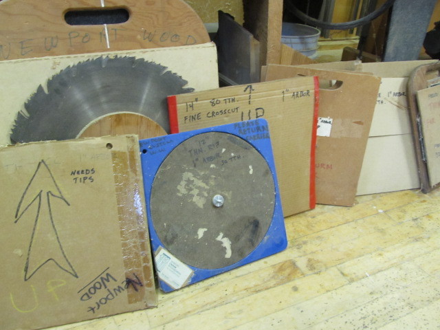 lot 60 image: Large Lot of Carbide & Steel Saw Blades