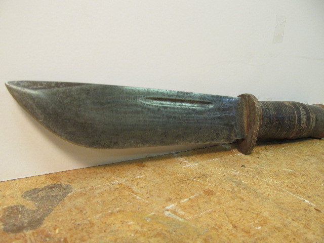 lot 127 image: Orig WW2 Cattaraugus 225Q Fighting Knife wSheath