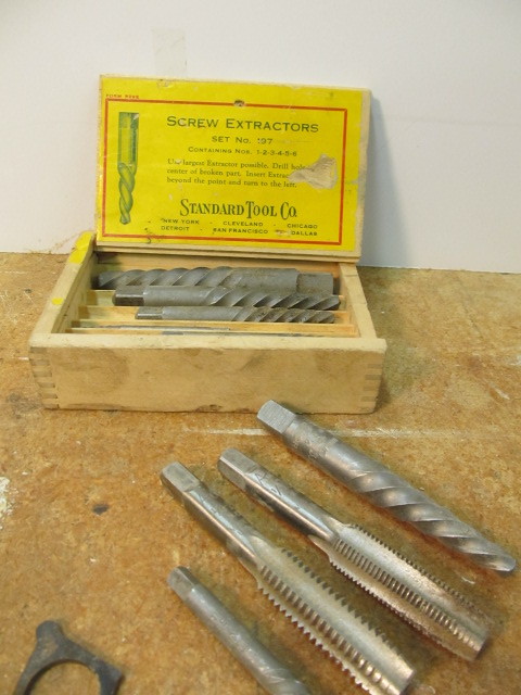 lot 130 image: Antique Screw Extractor Set wCase