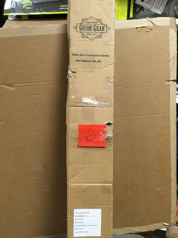 lot 6 image: Guide Gear Deluxe Tree Stand Umbrella in good conditions