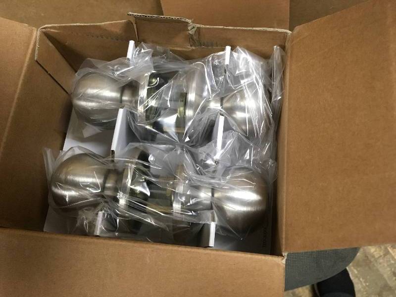 lot 10 image: Defiant Contarctor pack set of 6 privacy knobs New
