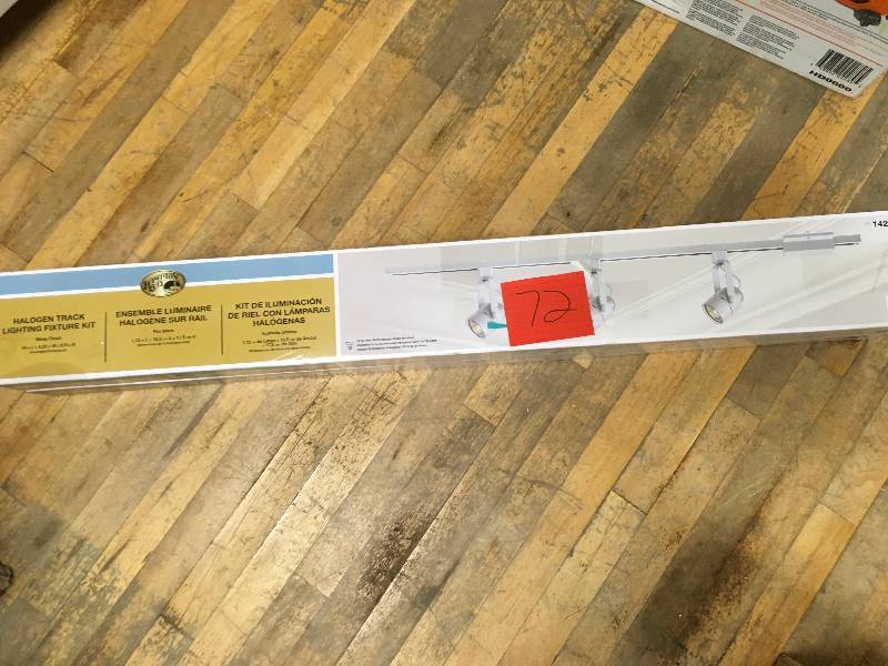 lot 72 image: Hampton Bay EC7620NWH Linear 3 Light White Track Lig 6.84h x 2.48w x White  LOT OF 2 new