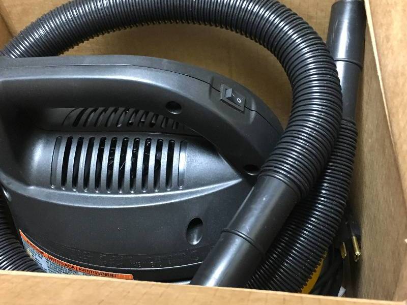 lot 87 image: Stinger 2.5 Gallon WetDry Vacuum 1.75 HP, 3.4 Amp Emerson Motor in working conditions