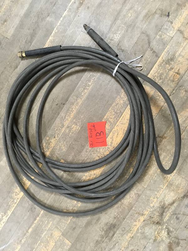 lot 113 image: AIR HOSE USED