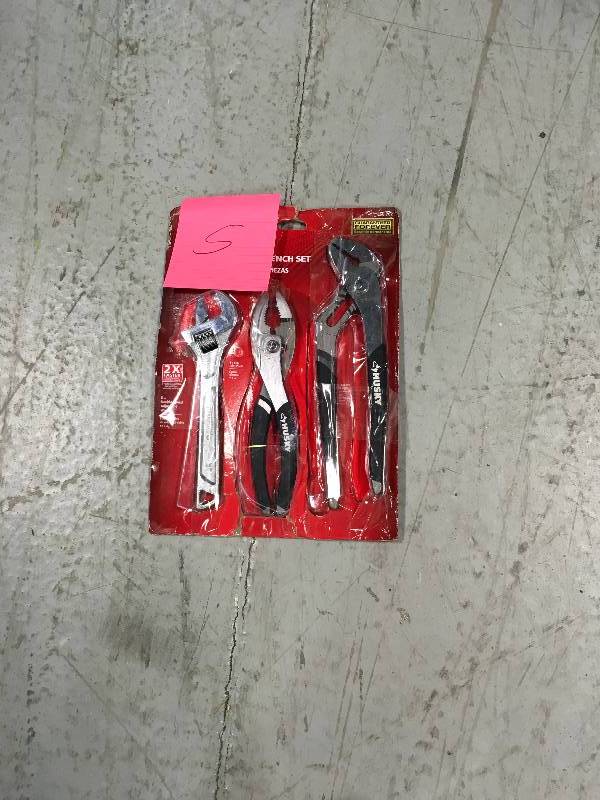 lot 5 image: Husky 3- Piece Pliers & Wrench Set SKU 860 702 in good conditions