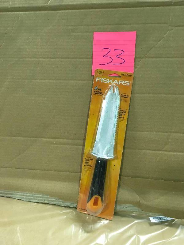 lot 33 image: FISKARS 14 in. Big Grip Garden Knife  USED