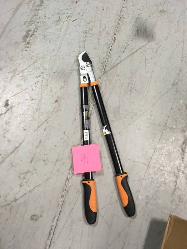 lot 41 image: Fiskars 391381-1001 Power Lever 28 Inch Bypass Lopper in working conditions used