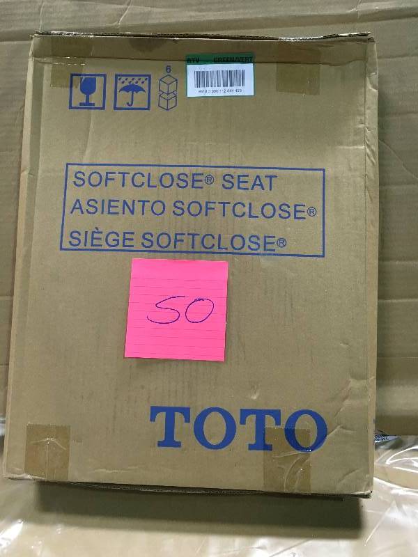 lot 50 image: Toto SS15403 20HP82 Toilet Seat not used