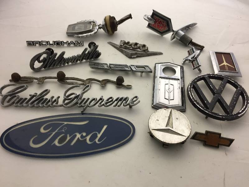 lot 201 image: Hood Ornaments & Emblems