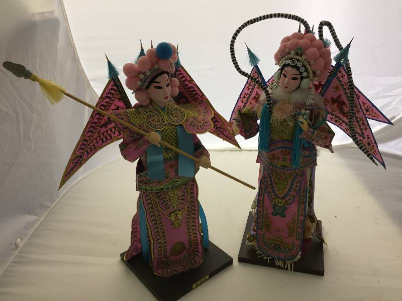 lot 206 image: Asian Dolls - Qty 2 - Chinese