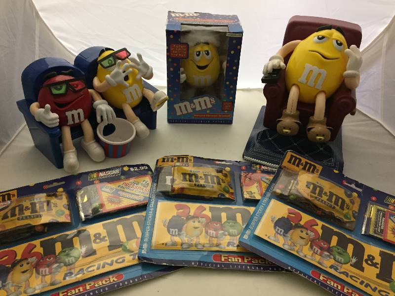 lot 220 image: M&M Collectibles
