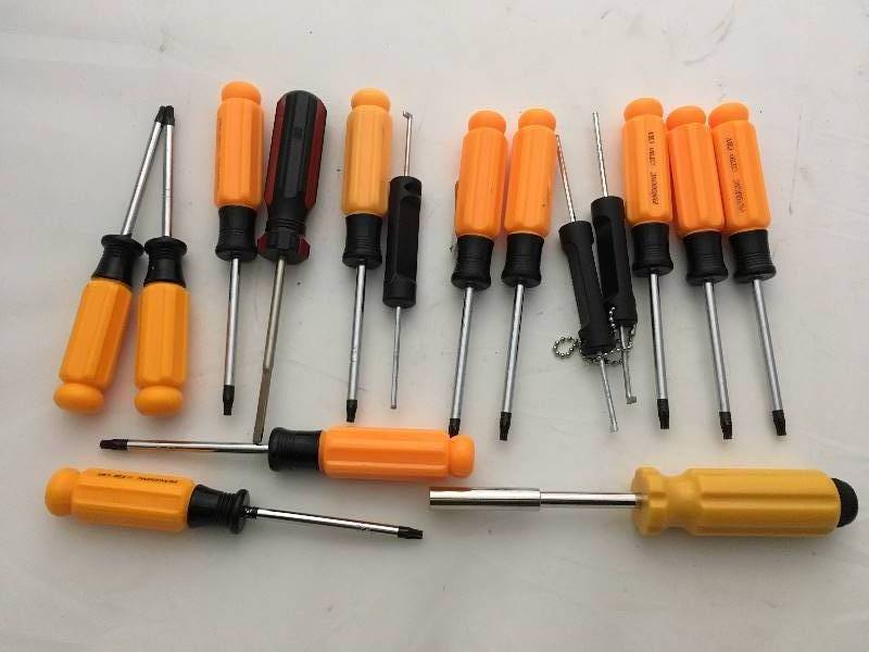 lot 235 image: Asst New Tools