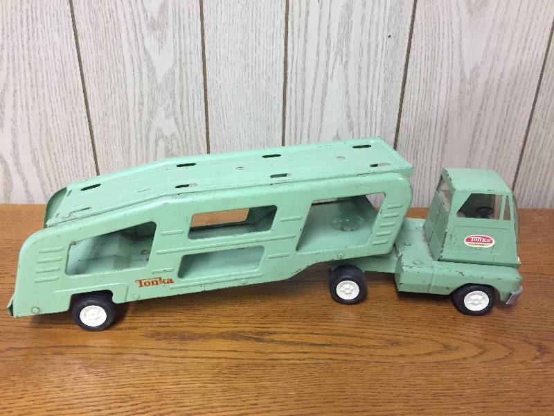 lot 184 image: Tonka Car Hauler