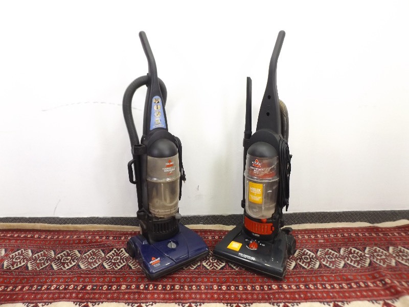 lot 15 image: 2&nbspWorking&nbspBissell Bagless Vacuums