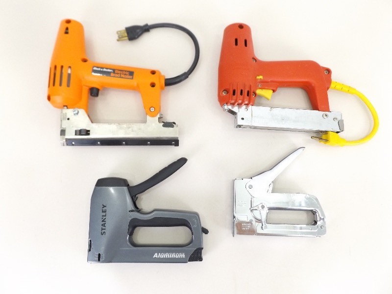lot 41 image: Lot of Power etc. Staplers
