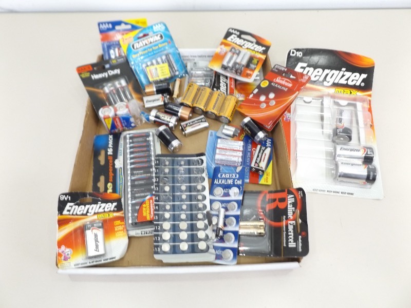 lot 47 image: Lot of Batteries