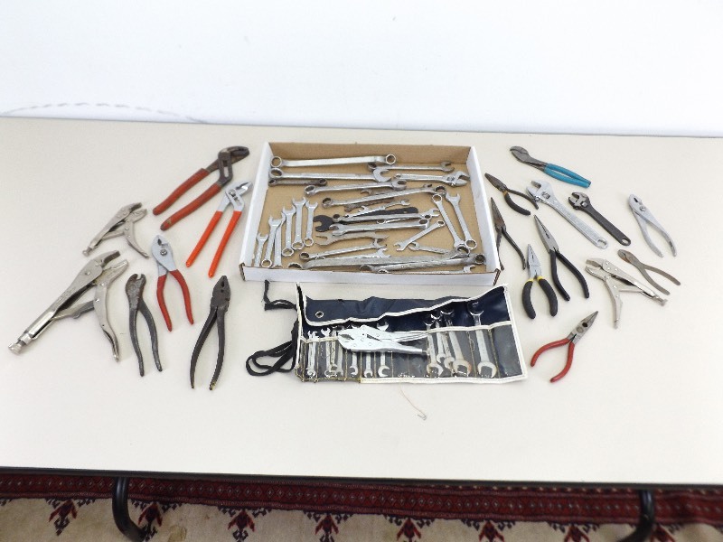 lot 52 image: Lot of Wrenches, Vise Grips, etc.