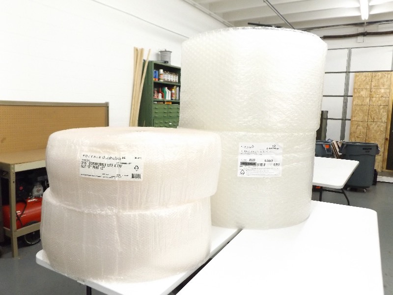 lot 56 image: 4 New Rolls of Bubble Wrap