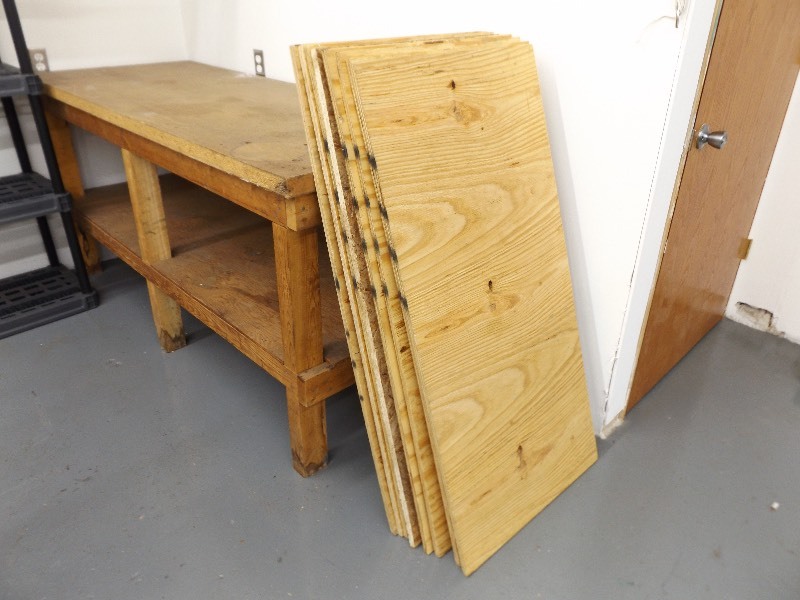 lot 79 image: 9 Sheets of 34 Plywood