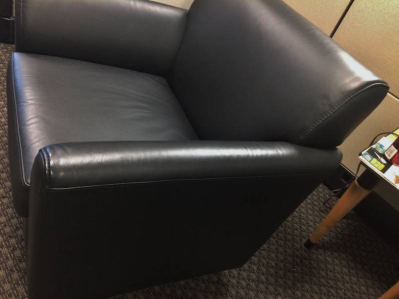 lot 1 image: Black Leather Club Waiting Room Office Chair Excellent Condition