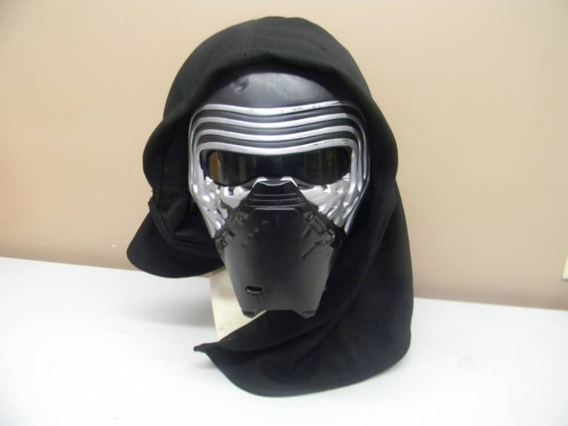 VINTAGE BATTERY OPERATED DARTH VADER TYPE MASK - SEE PICTURES