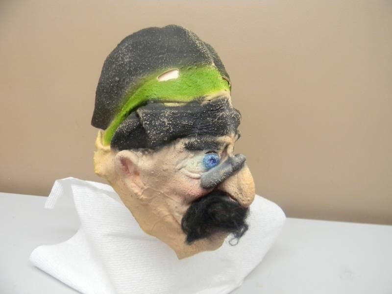 VINTAGE HALLOWEEN MARIO MASK - SEE PICTURES