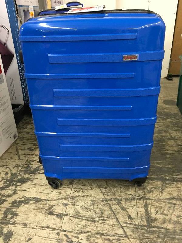 lot 83 image: Heys Helios 3PC Spinner Luggage, Retail $149.99