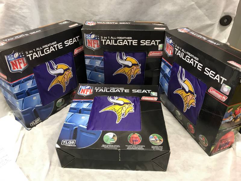 lot 6 image: 4 Pack 3 in 1 Minnesota Vikings Tailgate Seat CushionPoncho