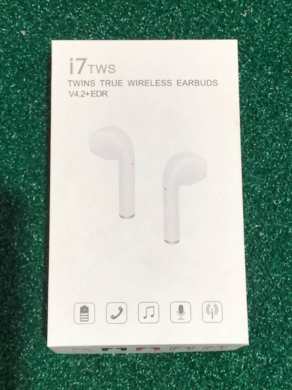 lot 8 image: Iphone Bluetooth Wireless Ear Buds