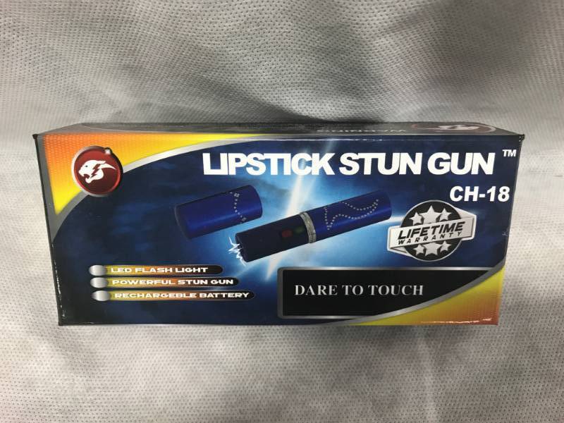 lot 67 image: Lipstick Stun Gun with LED Flashlight