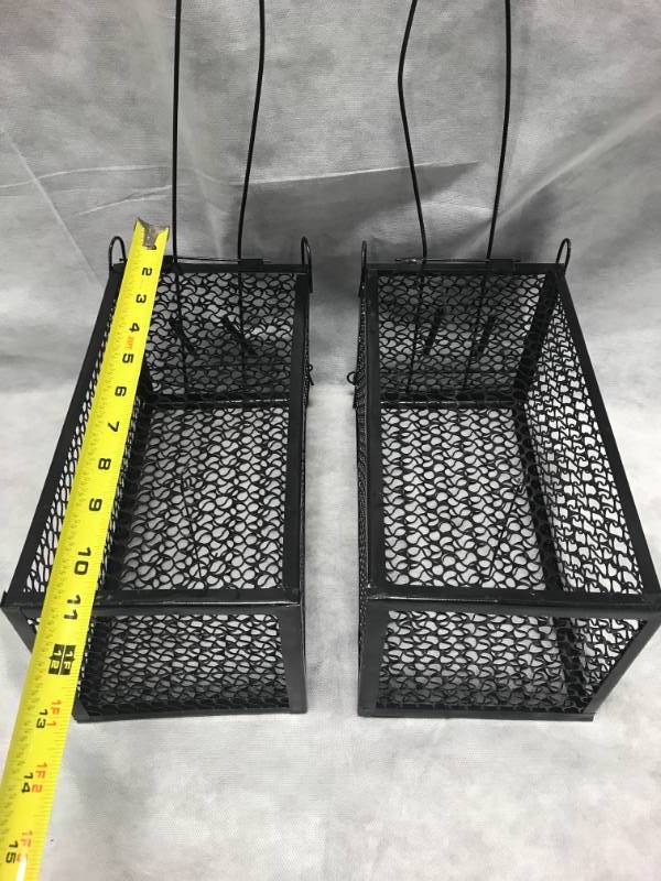 lot 84 image: Lot of 2 Live traps