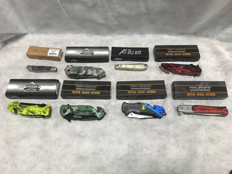 lot 91 image: Lot of 8 Knives