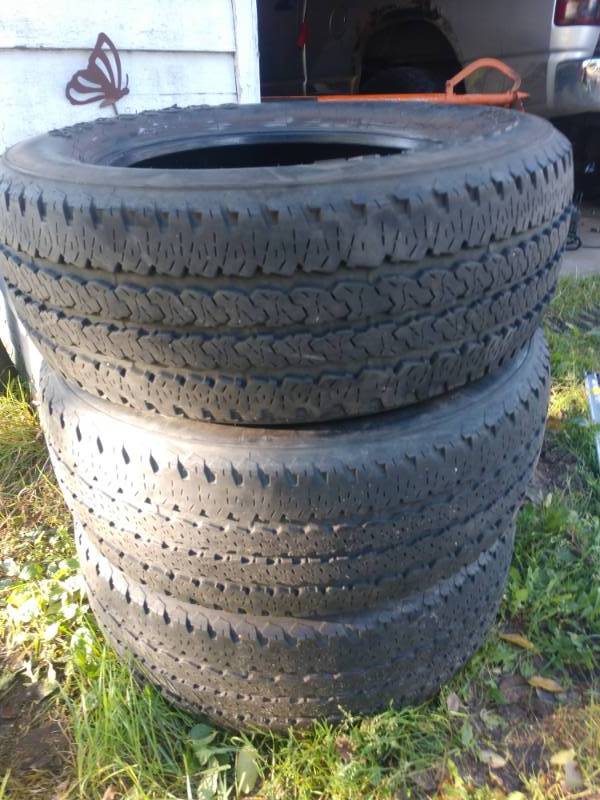 lot 2 image: 3-Firestone Transforce AT 28560R20 Tires