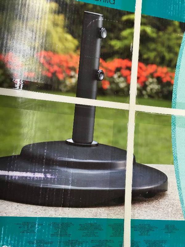 Sungrade Umbrella Base 66Lbs, Retail $59.99