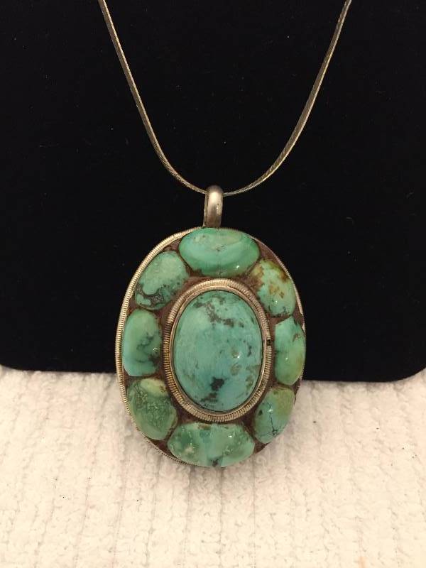 Turquoise Sterling Silver Pendant & Chain