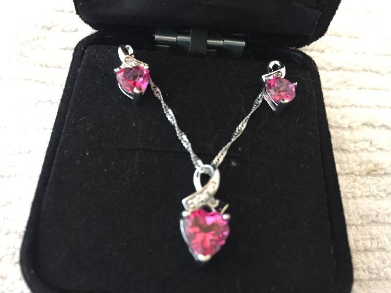 NIB Sterling Silver Necklace & Pierced Earring Set Pink Heart