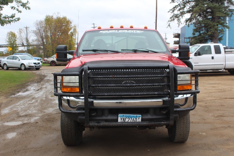 lot M3030 image: 2000 Ford F350 Super Duty XLT 7.3 POWERSTROKE Diesel 4x4 - 2 Owner -