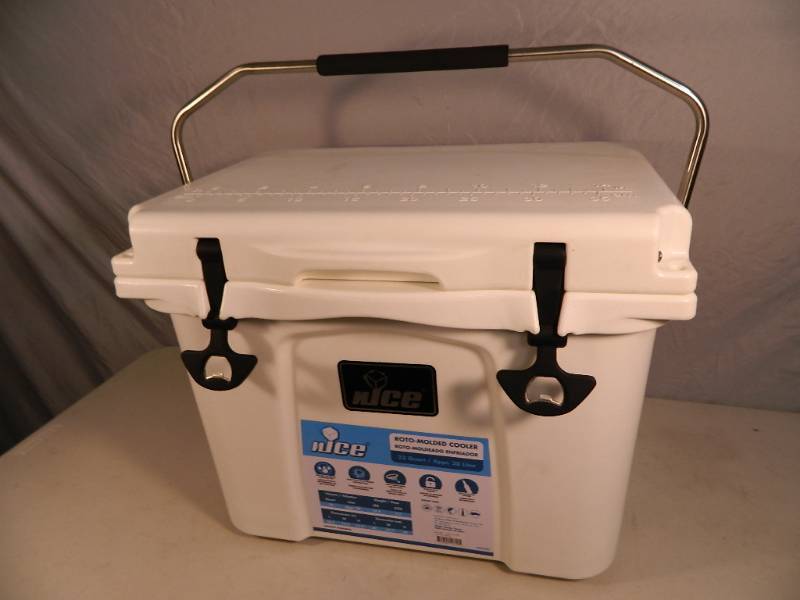 lot 9 image: New nICE 22 Qt Cooler