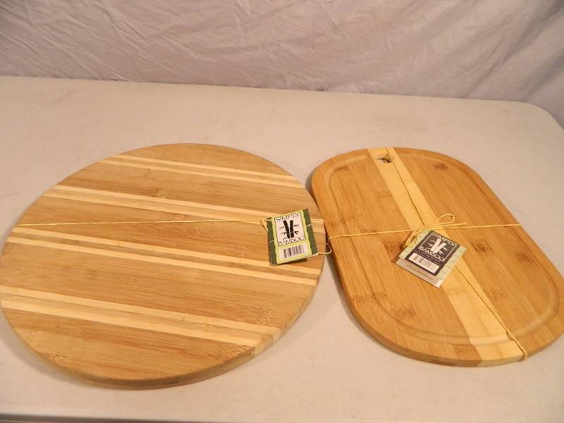 lot 37 image: 2 New Bamboo Cuttingboards