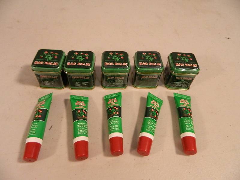 lot 46 image: 10 New Bag Balms