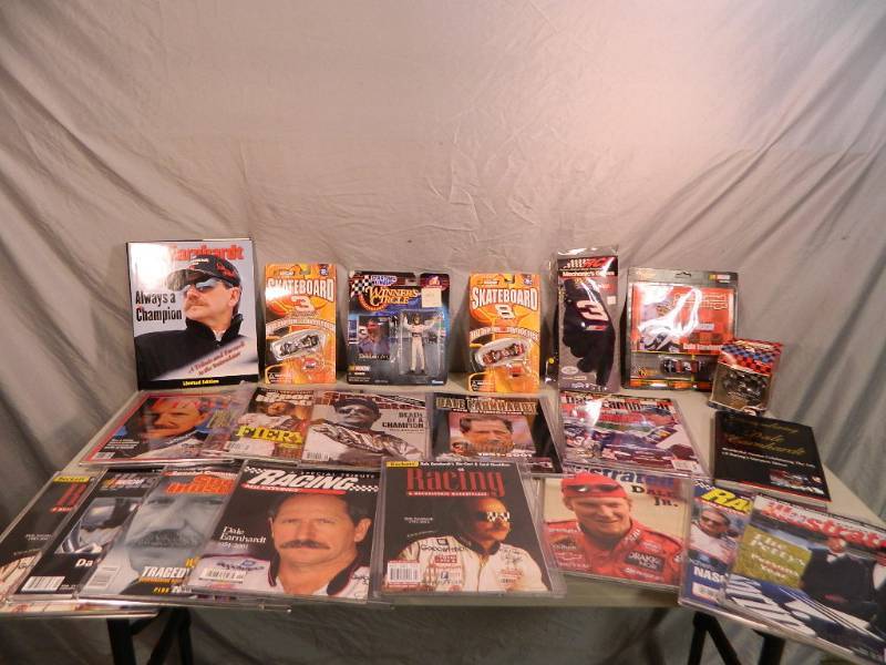 lot 71 image: Earnhardt Collectibles