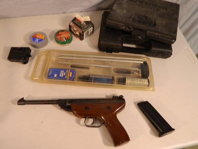lot 77 image: BB Gun, Gun Accessories