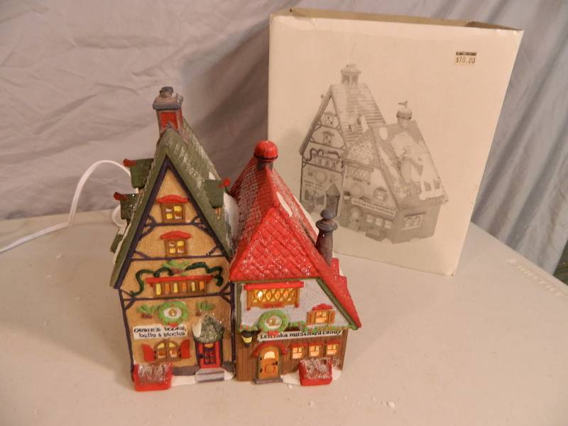 lot 83 image: Department 56 North Pole Series Building