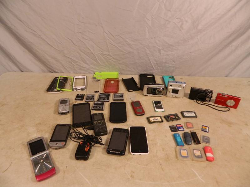 lot 123 image: Cameras, IPod, Cellphones, Games, More