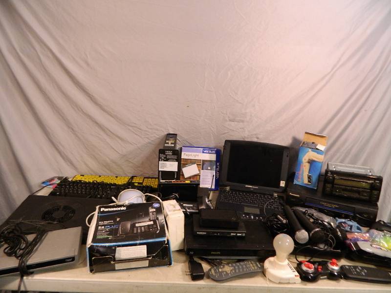 lot 125 image: Assorted Electronics